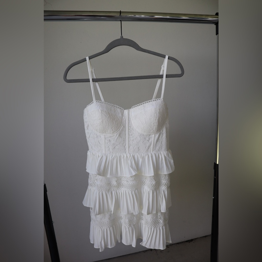 Cute white dress , Size Small 🤍✨